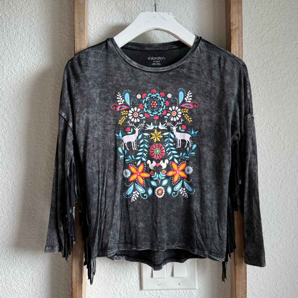 Xhilaration Fringe Sleeve Blackwash Graphic Top girls sz: XS or 4/5
